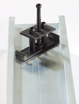 Alu-Systemprofil DUPLEX Montageclip - Alu-Systemprofil DUPLEX 
Montageclip, Fuge 6 mm 
Platte und Schraube Edelstahl V2A 
Träger Kunststoff  
7020040