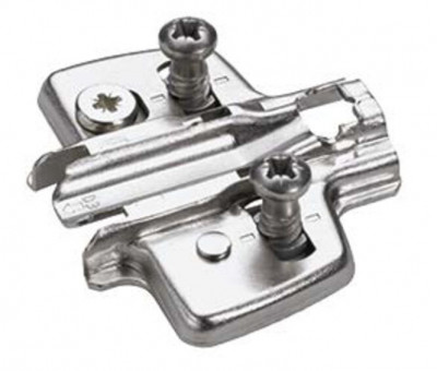Kreuzmontageplatte 8099 mit Exzenterhöhenverstellung 3,0mm - Kreuzmontageplatte 8099 
mit Exzenterhöhenverstellung 
mit vormontierten Euroschrauben 
Lochreihenabstand 37 mm
Distanz 3,0 mm  9075062