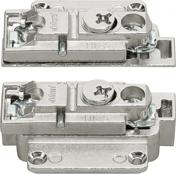 Blum Clip Montageplatte gerade Distanz 0 mm vernickelt - Blum Clip Montageplatte, gerade
(31 mm), 0 mm, Zink, Schrauben, HV: Exzenter, 
links/rechts, für schmale Alurahmen, vernickelt  
175H5B00