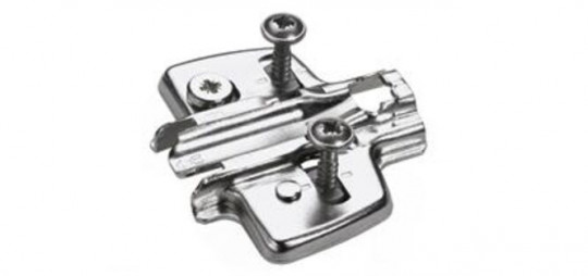 Patentierte Kreuzmontageplatte 8099 - Patentierte Kreuzmontageplatte 8099 Direkt mit Pilotzapfen und Spezialschrauben, mit 
Exzenterhöhenverstellung 
Lochreihenabstand 37 mm 
Distanz 1,5 mm  9071651